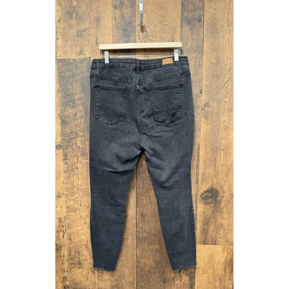 Judy Blue Black Distressed Skinny Jeans Size 18 EUC - Picture 2 of 6